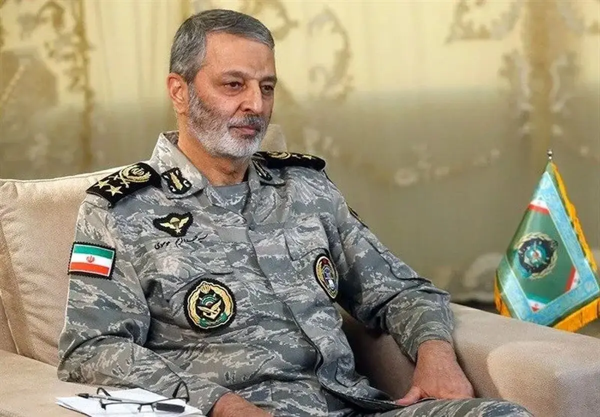 اشتباه می‌کنند آنهایی که ما را بین دو انتخاب مخیر کرده‌اند یا امضا یک تکه کاغذ یا قبول ضربه نظامی!