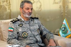 اشتباه می‌کنند آنهایی که ما را بین دو انتخاب مخیر کرده‌اند یا امضا یک تکه کاغذ یا قبول ضربه نظامی!