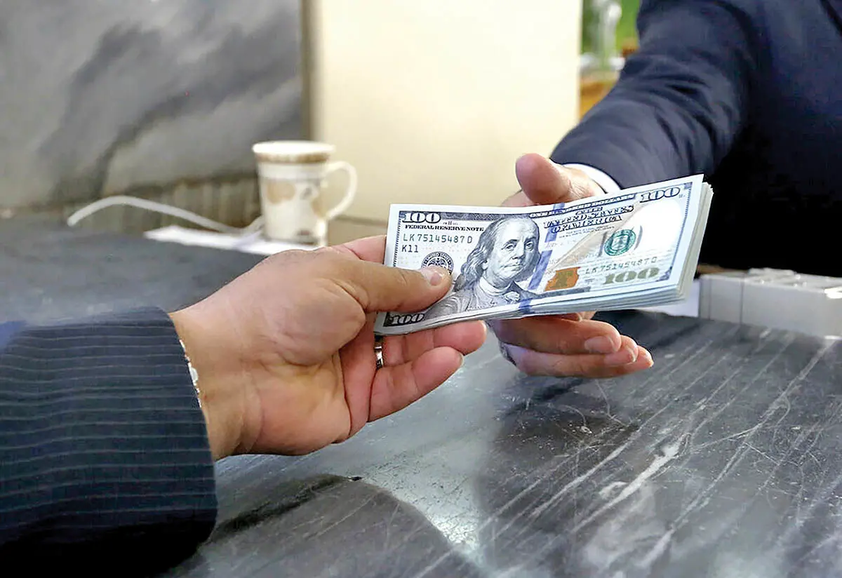 ایران دلار مورد نیازش را از کجا تأمین می‌کند؟