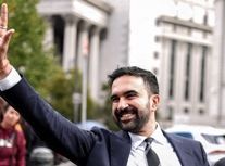 شهردار مسلمان نیویورک در کنار یهودیان نیویورک در ضیافت شام/ ویدئو