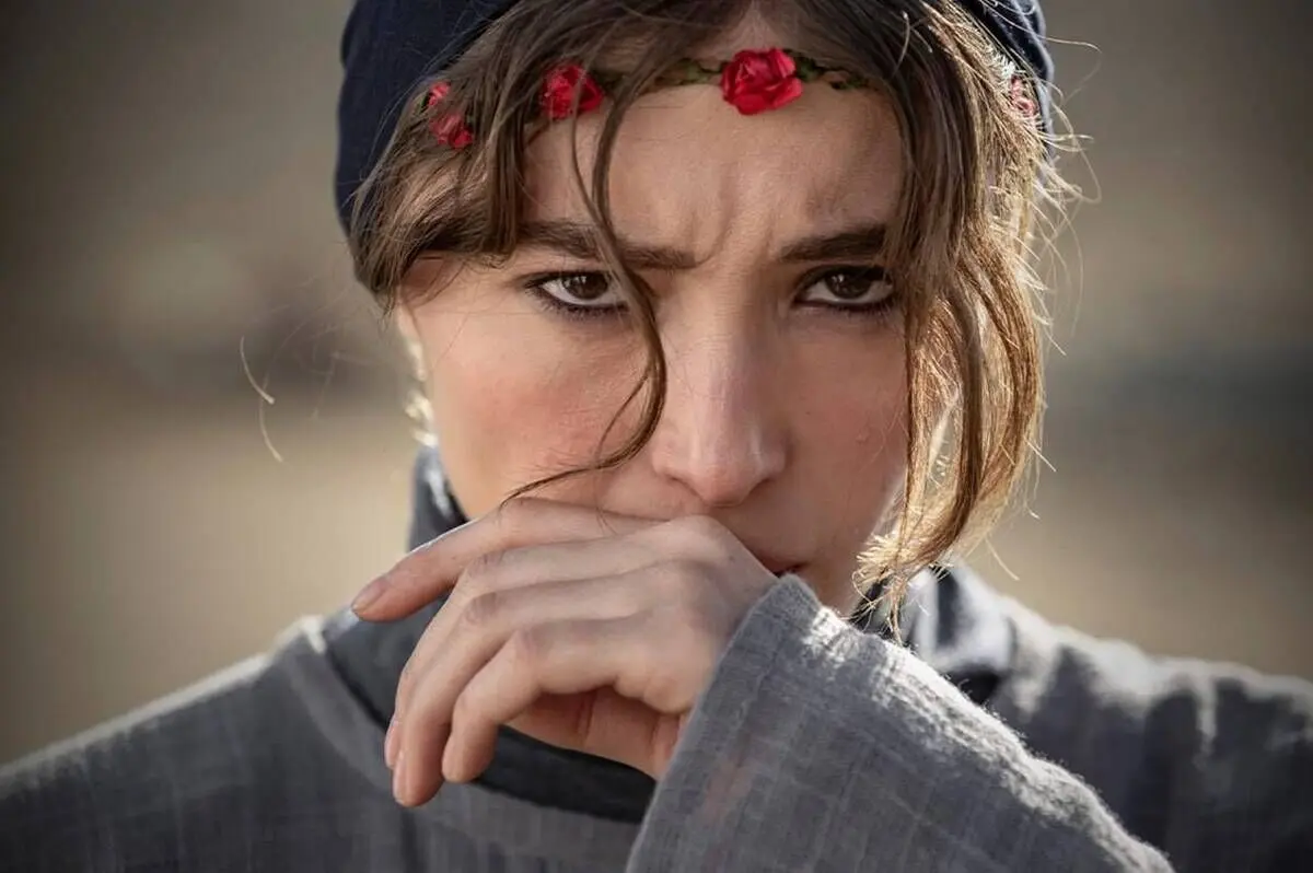 سیگار کشیدن فرشته حسینی عامل مشکلات مملکت شد!/ عکس

