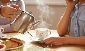 چای شبانه چه بلایی سر خواب می‌آورد؟