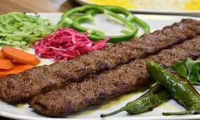 پخت بلندترین کباب کوبیده دنیا در بجنورد/ ویدئو