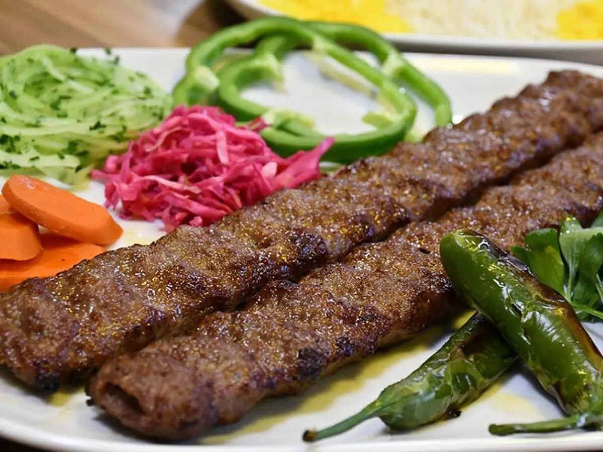 پخت بلندترین کباب کوبیده دنیا در بجنورد/ ویدئو