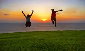 پژوهشی ۹۰ ساله درباره خوشبختی؛ پول، شغل یا خانواده و فرزند نیک؟

