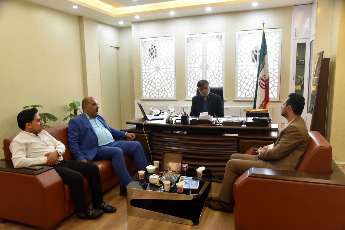 راهکارهای رفع موانع و توسعه شهر چمران مورد بررسی قرار گرفت/مهندس قمَری شهردار چمران: تحقق بودجه شهرداری و توسعه و ارائه خدمات شهری با پرداخت عوارض توسط سازمان ها و شهروندان و ارزش افزوده شرکت ها صورت میپذیرد