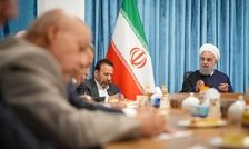  روحانی: مذاکره سخت ولی امکان‌پذیر است/ معنی ندارد بار بر گُرده اکثریت مردم و امتیاز برای اقلیت کوچک باشد/ دوگانه «جنگ یا تسلیم» غلط است/ باید توازن قوا با اسرائیل، آمریکا و ناتو را حفظ کنیم/ می‌توانیم جنگ را عقب بیاندازیم و حتی منتفی کنیم