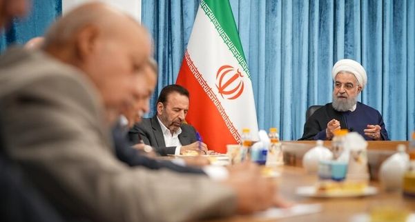  روحانی: مذاکره سخت ولی امکان‌پذیر است/ معنی ندارد بار بر گُرده اکثریت مردم و امتیاز برای اقلیت کوچک باشد/ دوگانه «جنگ یا تسلیم» غلط است/ باید توازن قوا با اسرائیل، آمریکا و ناتو را حفظ کنیم/ می‌توانیم جنگ را عقب بیاندازیم و حتی منتفی کنیم