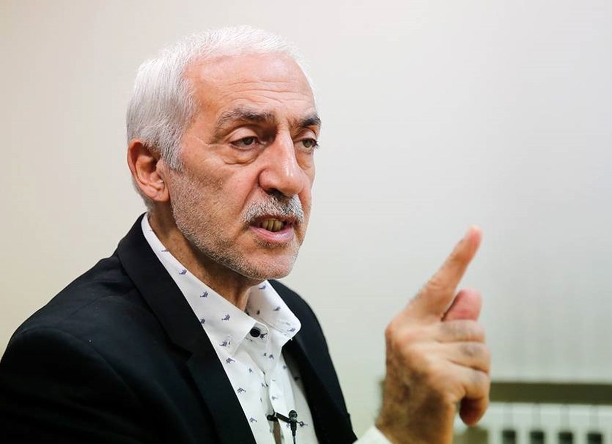محمد دادکان: ما انقلاب نکردیم که مسلمان شویم/ انقلاب برای رفاه و مساوات و عدالت و آزادی بود/ اگر نمیتوانید مملکت را اداره کنید، جمع کنید بروید/ وریا غفوری حرفی زده که نه علیه دین است و نه چیز دیگر