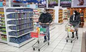 عقب‌نشینی از حذف دلار ۴۲۰۰/ آیا خطر یک موج تورمی رفع شده است؟

