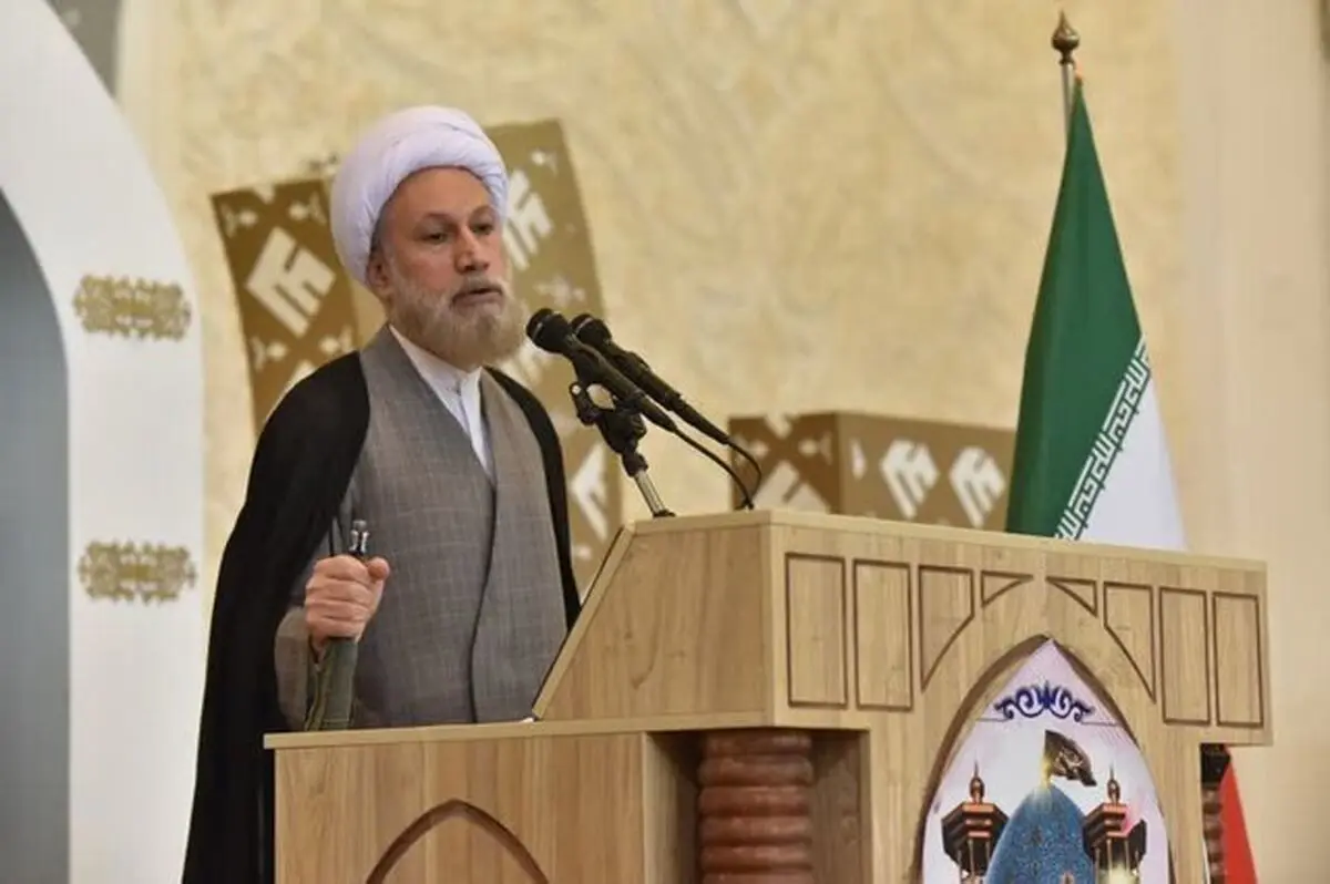 فرزندان خود را تشویق کنید که طلبه بشوند 

