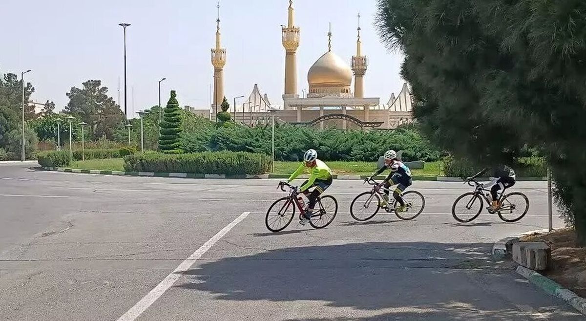 برگزاری مسابقات دوچرخه سواری زنان در حرم امام خمینی (ره)

