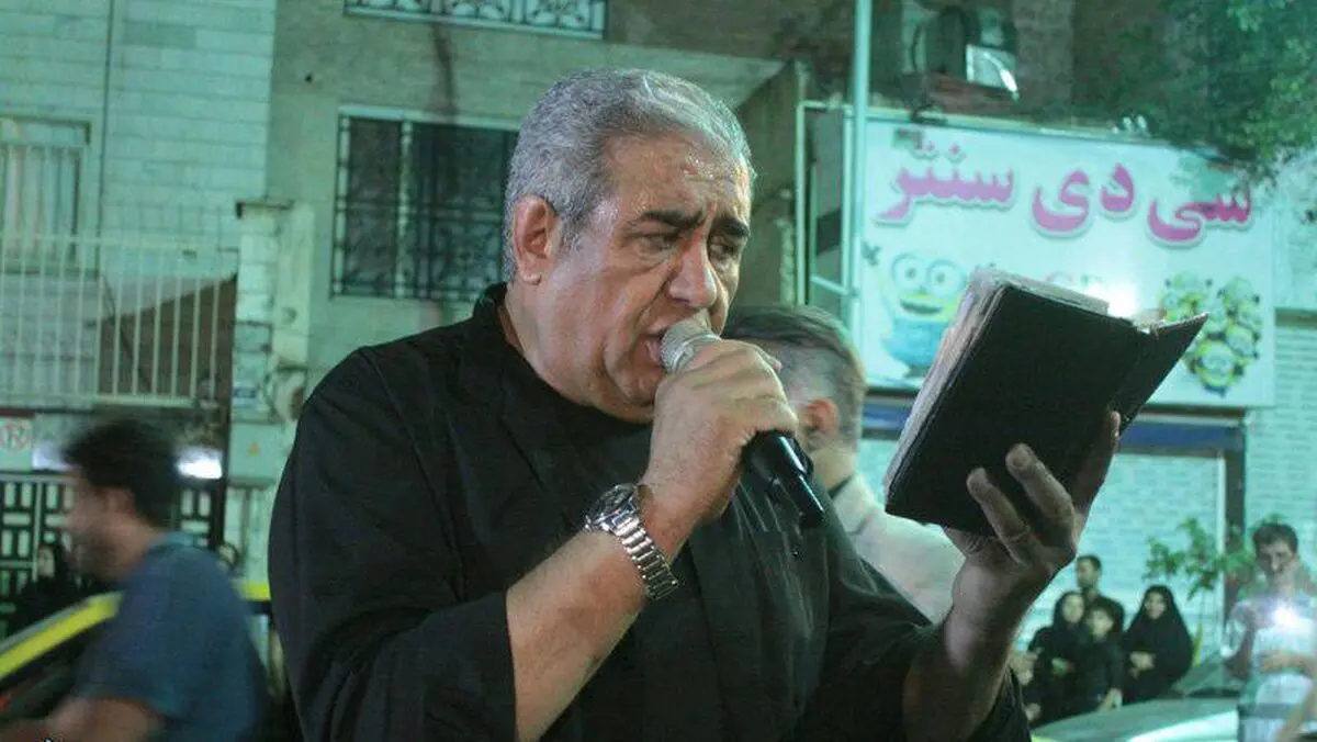 مداحی مجید شهریاری، همراه سایر هنرمندان در مسیر پیاده روی نجف به کربلا/ ویدئو