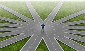 مقدس کردن تصمیمات، بزرگ‌ترین اشتباه است/ مرغ تصمیم یک پا ندارد/ وجود شجاعت برای اصلاح تصمیم اشتباه، مهم‌ است