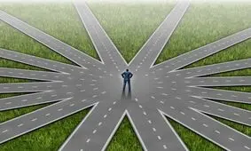 مقدس کردن تصمیمات، بزرگ‌ترین اشتباه است/ مرغ تصمیم یک پا ندارد/ وجود شجاعت برای اصلاح تصمیم اشتباه، مهم‌ است