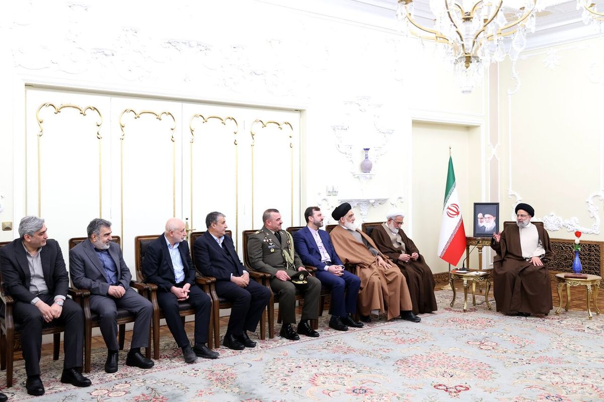 آیتالله رئیسی: سال ۱۴۰۲ سال تداوم تلاش مضاعف و شبانهروزی دولت برای خدمتگزاری است