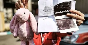 برگه سونوگرافی و عروسک صورتی؛ روایت تلخ از حمله