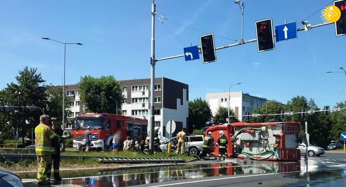 تصادف شدید ماشین آتش نشانی با خودروی سواری/ ویدئو