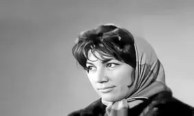 سفر در زمان؛ «فروغ فرخزاد» در لباس و استایل کابویی؛ اوایل دهه 40 