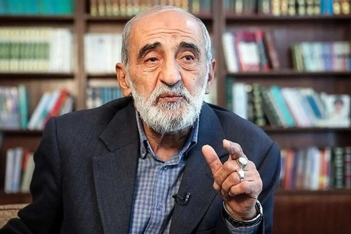 اندر احوالات حسین شریعتمداری؛ یک روز موافق با تفاهم ایران و آمریکا و یک روز علیه آن