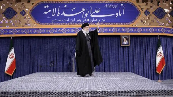 راز زیلوهای آبی بیت رهبری؛ چرا فرش‌های نفیس هرگز پهن نشدند؟
