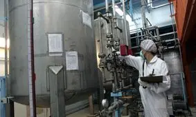 هشدار روزنامه اطلاعات درباره خارج شدن اورانیوم از ایران/ تشابه ایران امروز و ژاپن در جنگ جهانی دوم از منظر نئوکان های آمریکا/ تصمیم گیری درباره اورانیوم، تصمیم درباره «بود و نبود ایران تاریخی» است