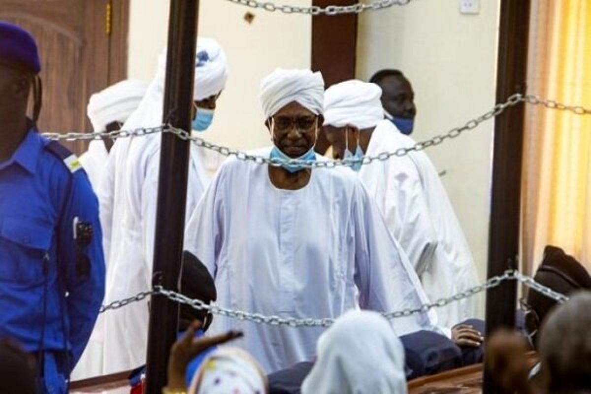 سودان: فرار عمر البشیر از زندان صحت ندارد/ او در یک بیمارستان تحت نظر است

