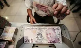 داستان سقوط غیرمنتظره ارزش لیر