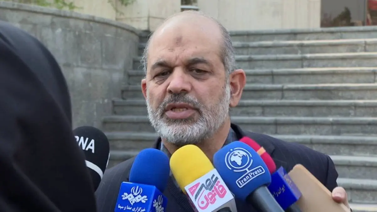 افغانستانی ها ممنوعیت پذیرش دختران در مدارس و دانشگاه ها را حل کنند