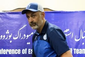 بوژوویچ فعلا در استقلال ماندنی است

