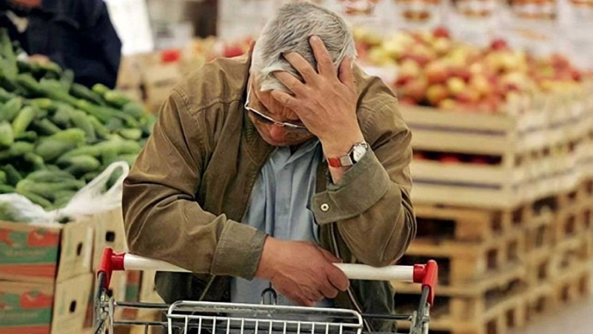 کاش دولت میتوانست مثل آب خوردن مشکلات مردم را حل کند