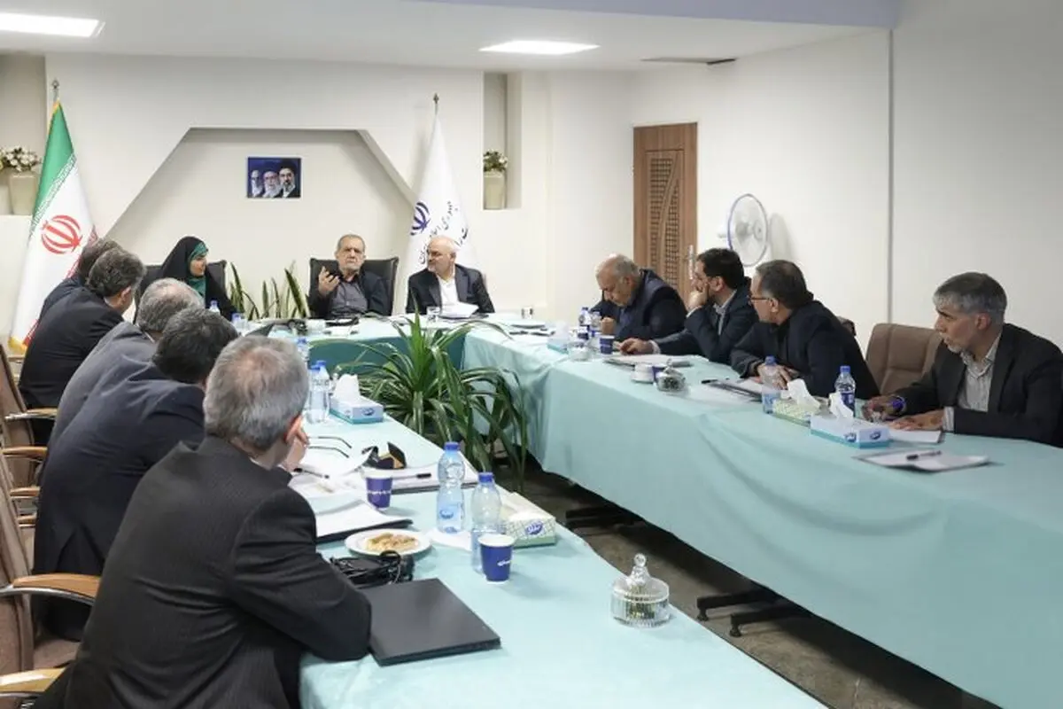 پزشکیان: خسارات واردشده به زیرساخت‌های حمل‌ونقل باید از مراجع بین‌المللی پیگیری شود/ دستور رئیس‌جمهور برای تسریع بازسازی زیرساخت‌های آسیب‌دیده و فعال‌سازی مسیرهای جایگزین