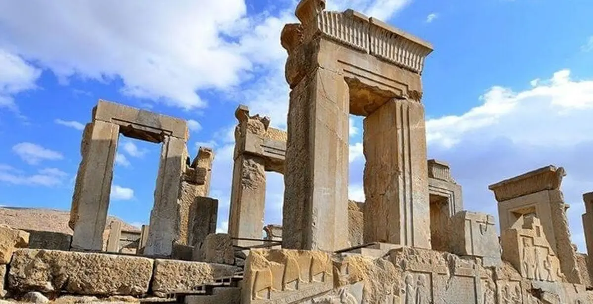  سفر به ایران قدیم؛ منظرۀ تخت جمشید، 170 سال قبل