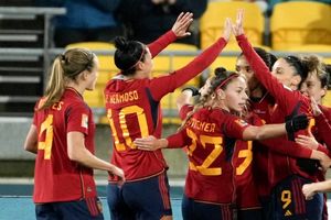 بیانیه تند تیم ملی زنان فوتبال اسپانیا علیه رفتار جنجالی روبیالس

