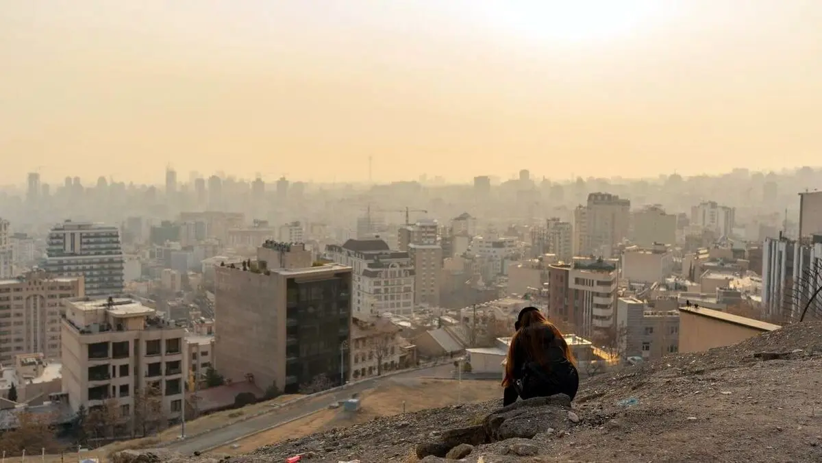از سایه جنگ تا سقوط پول ملی | ایران سال ۲۰۲۵ را چگونه به پایان می‌برد؟ 