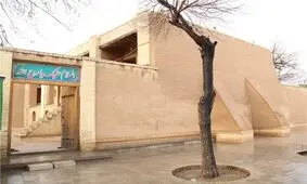 آتش زدن بیت تاریخی امام (ره) در خمین صحت ندارد