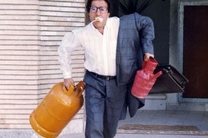  در دهه۶۰ با آوردن علیرضا خمسه به سینما مخالفت شد/ جمشید هاشم‌پور ۴ سال در خیابان‌ها راه می‌رفت!/ ویدئو

