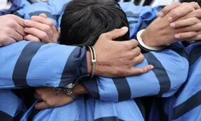 مرد خوشتیپ در اخاذی حتی به شاگرد دخترش هم رحم نکرد/ ویدئو