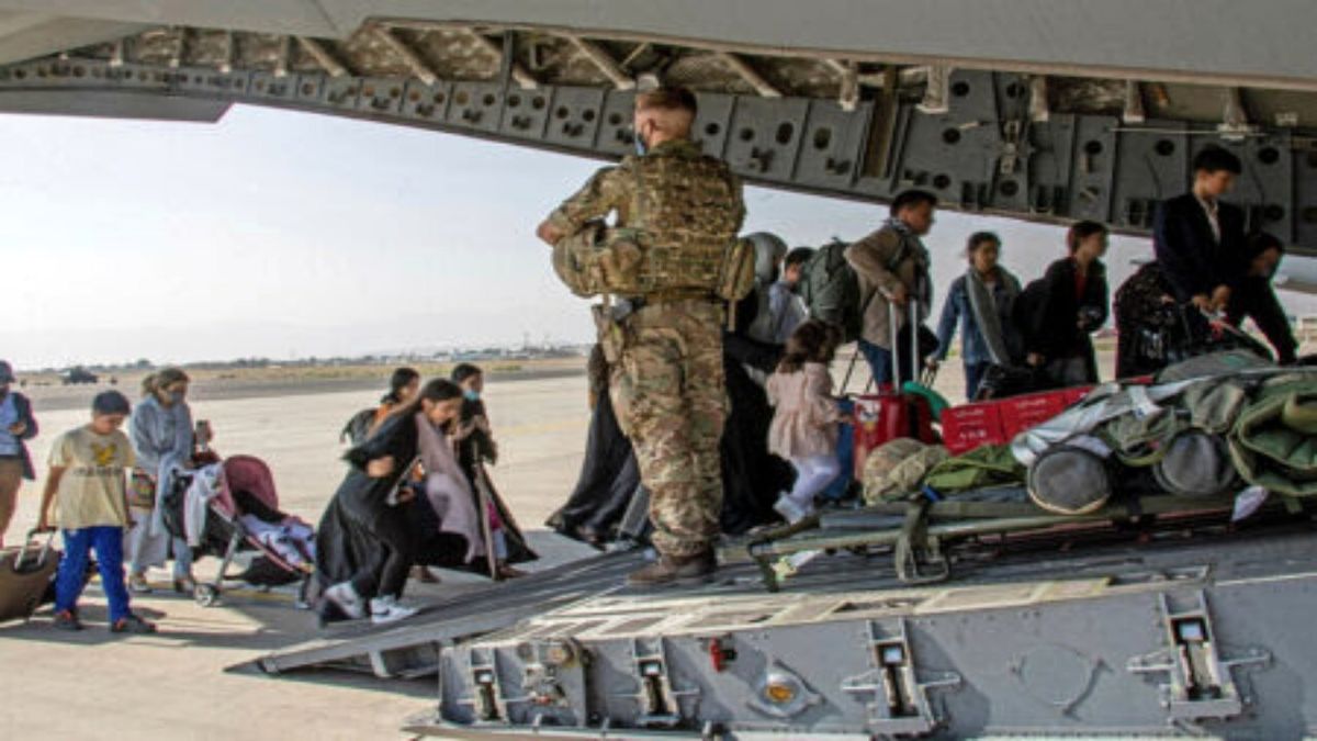 ربودن کودک افغانستانی توسط نظامی آمریکایی را با جدیت بررسی می کنیم/ ویدئو