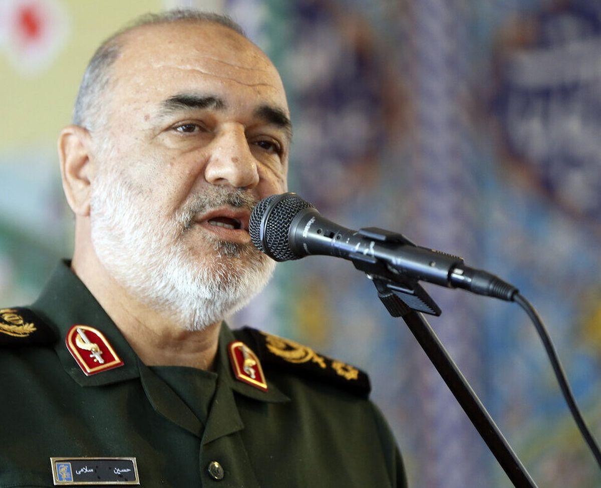 فرمانده کل سپاه: فریب و اغوای جوانان آخرین ترفند دشمن است