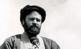 سفر به تاریخ؛ «سید احمد خمینی» در حال انجام ورزش زورخانه‌ای؛ دهۀ 1360/ عکس
