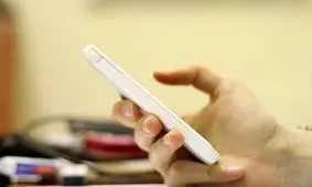 پای موبایل به آزمون های دانشگاه آزاد باز شد