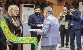 استاندار خوزستان از مدیر روابط‌عمومی شرکت توسعه نیشکر تقدیر کرد