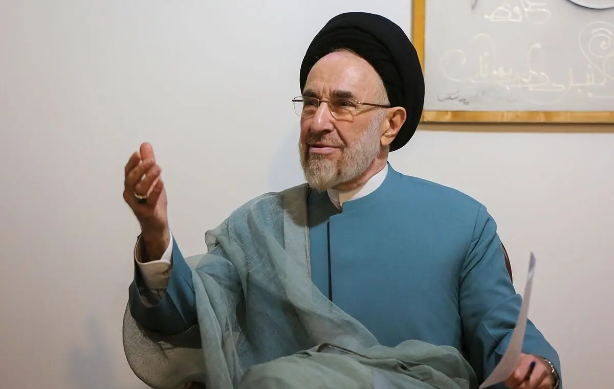 سید محمد خاتمی: باید تفاهمنامه با آمریکا از سوی هیچ یک از طرفین نقض نشود/ نقض با نقض پاسخ داده نشود و کاری که تنش را افزایش می دهد انجام نگردد/ امیدوارم این بار فرصت از دست نرود؛ چنانکه متأسفانه بارها از دست رفته است که اگر رفت، تهدیدها شدیدتر خواهد شد