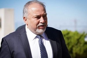 لیبرمن: نتانیاهو می‌خواهد جنگ را تا انتخابات ادامه دهد/ روزنامه «هاآرتص»: اسرائیل برای اولین بار در حال انجام مذاکراتی با جنبش حماس با هدف پایان دادن به جنگ است