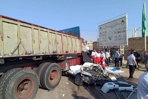 تصادف مرگبار در فسا؛ پنج تن از کارکنان دانشگاه علوم پزشکی جان باختند/ ویدئو