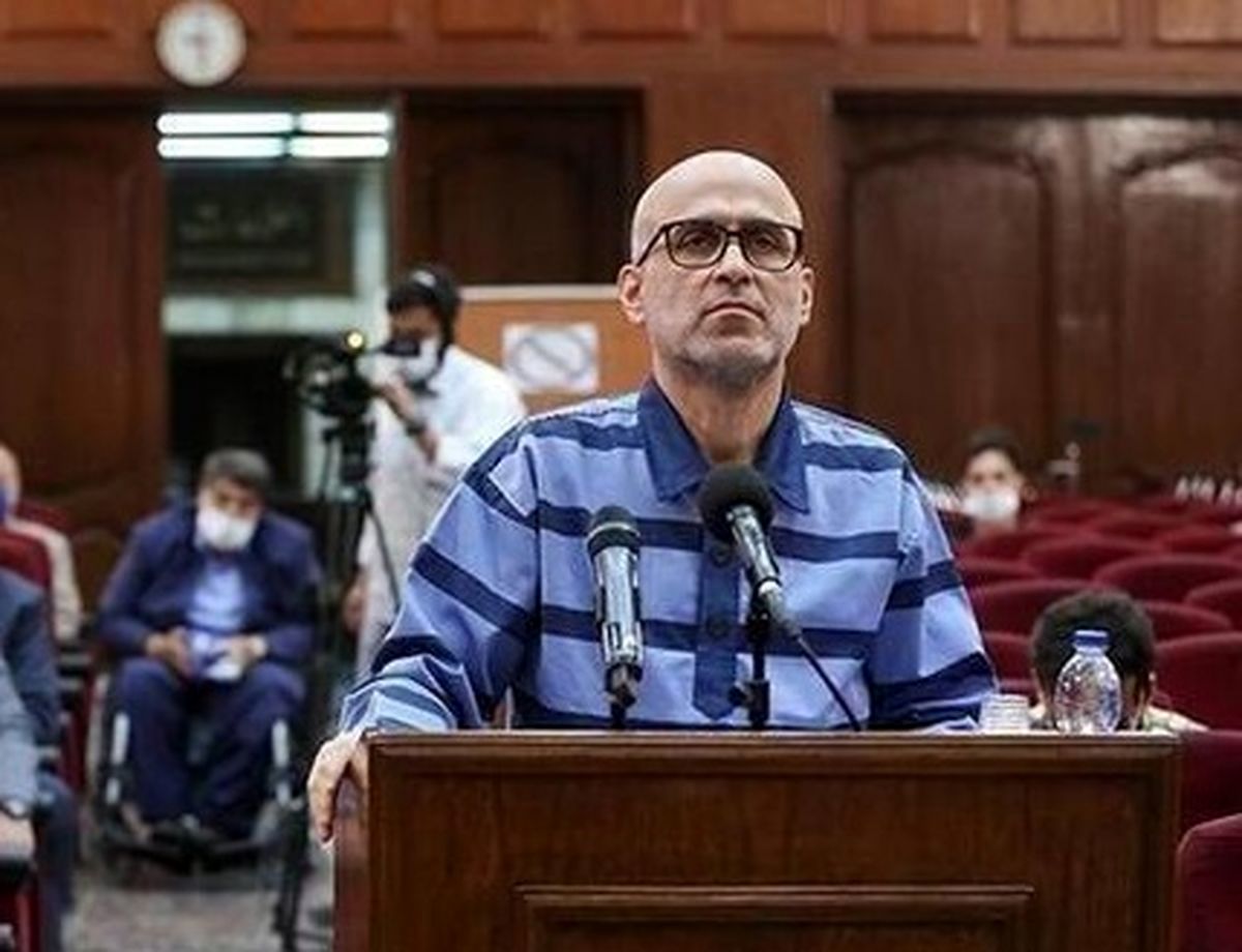 اکبر طبری به زندان اوین بازگردانده شد/ ویدئو لحظه ورود به زندان اوین