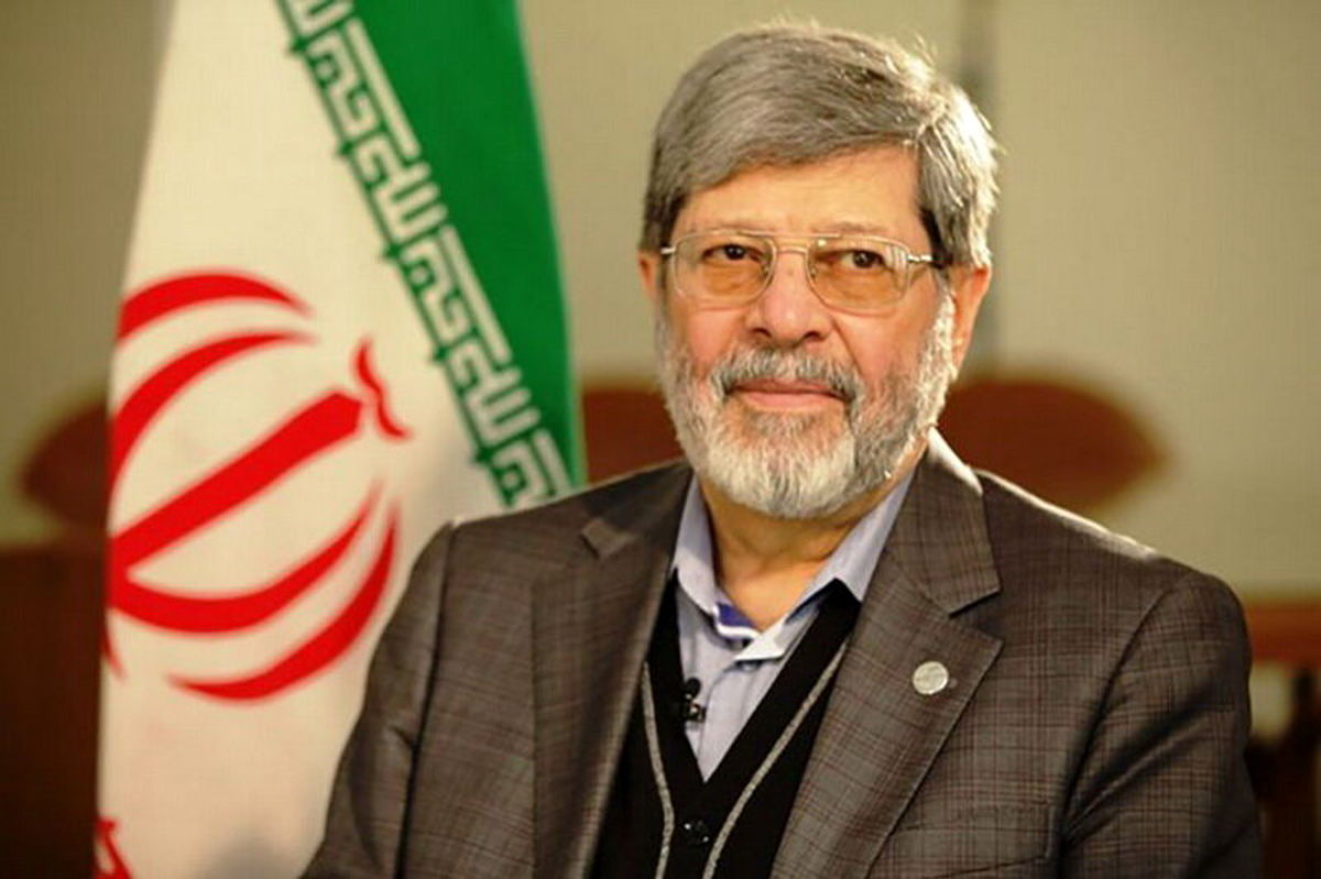 رئیس تیم پزشکی رهبر معظم انقلاب: ایشان همیشه ارزان ترین میوه ها را می خورند / سوراخهای لباسهای شان دوخته میشود