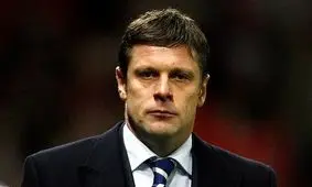 مدافع پیشین آرسنال مربیگری را متوقف کرد تا به جنگ روسیه برود

