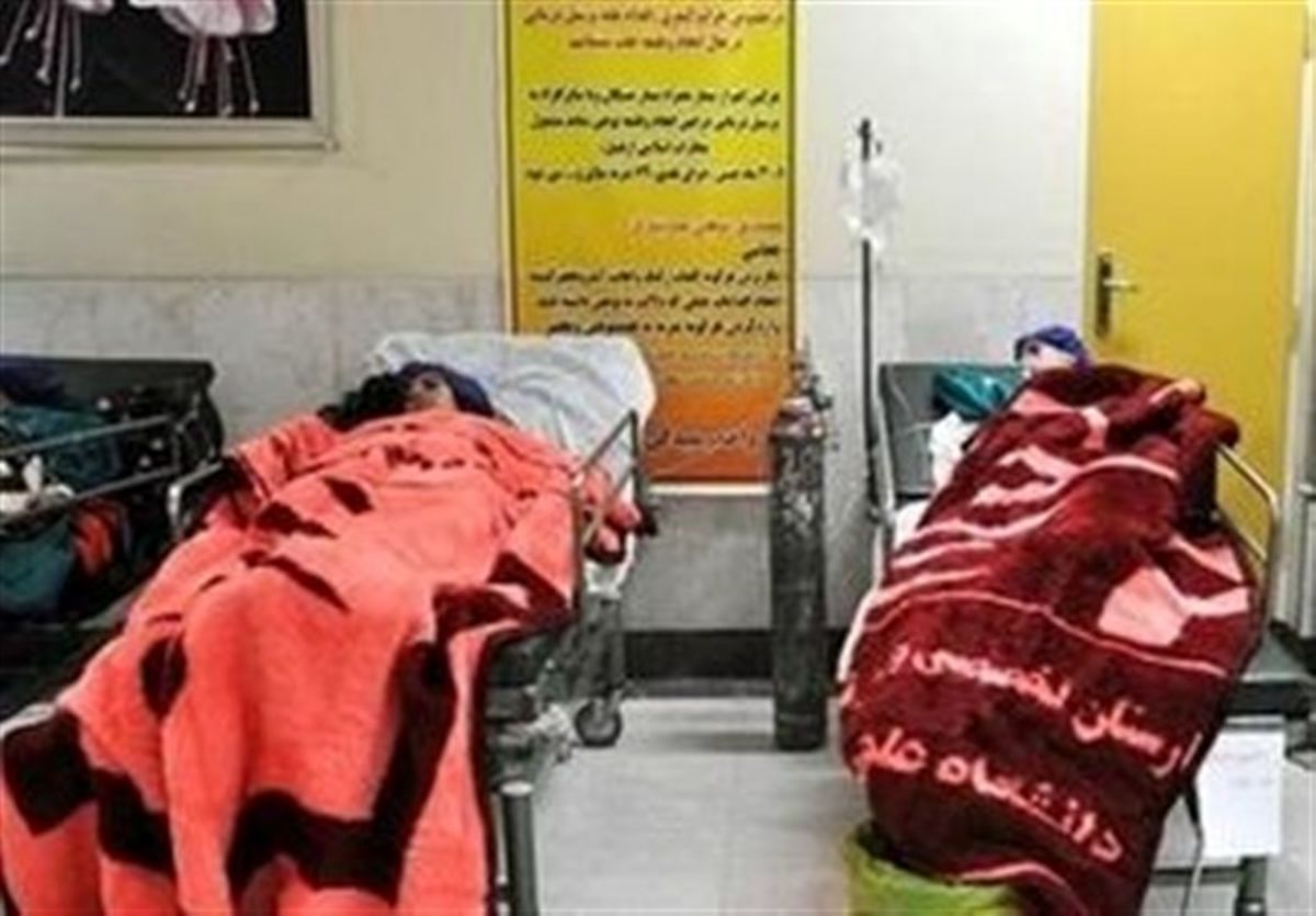 مسمومیت دانش‌آموزان ۷ مدرسه اردبیل/ ۱۰۸ دانش‌آموز به بیمارستان منتقل شدند